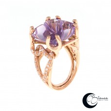 Gold flower ring with amethyst and diamonds