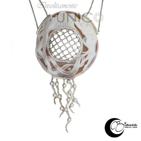 Collana Oro con Cammeo, perle e brillanti Collana Oro con Cammeo, perle e brillanti