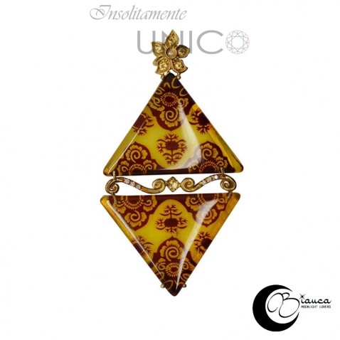 gold pendant with amber and diamonds