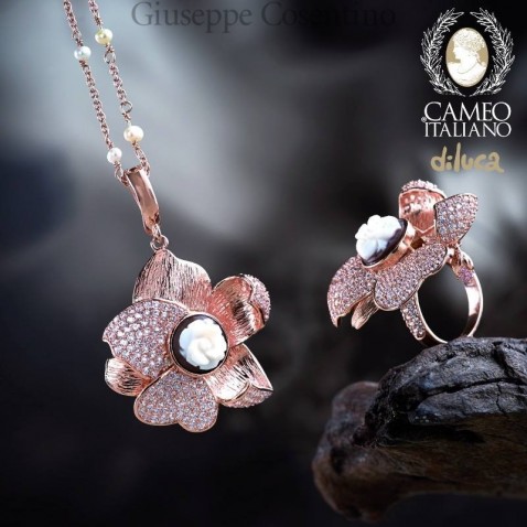 Cameo Italiano, Anello fiore con cameo 