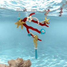 Collana con corallo, stelle e cavaluccio marino