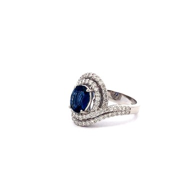 Anello con Zaffiro Ovale 2,05 ct e Brillanti Naturali 0,79 ct in Oro B