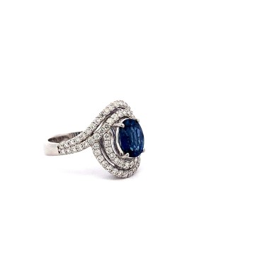 Anello con Zaffiro Ovale 2,05 ct e Brillanti Naturali 0,79 ct in Oro B