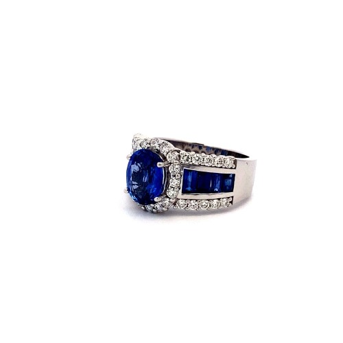 Anello con Zaffiro Naturale Cornflower Certificato e Diamanti
