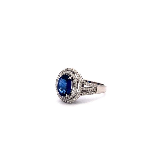 Anello con Zaffiro Naturale, Royal Blue e Diamanti in Oro Bianco 18K
