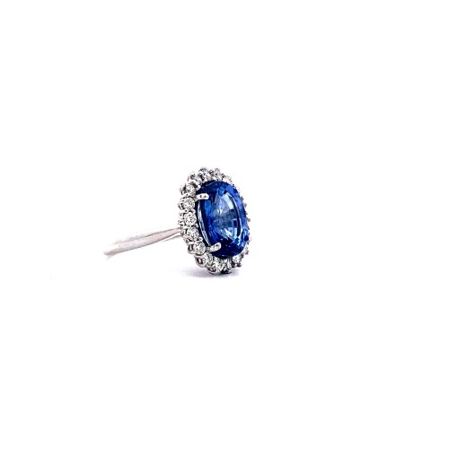 Anello con Zaffiro Naturale Ovale e Diamanti in Oro Bianco 18K