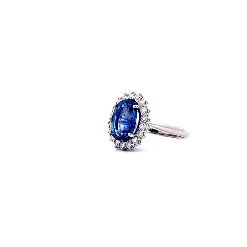 Anello con Zaffiro Naturale Ovale e Diamanti in Oro Bianco 18K