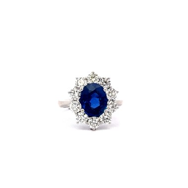 Anello con Zaffiro Naturale, Royal Blue, Taglio Ovale e Diamanti