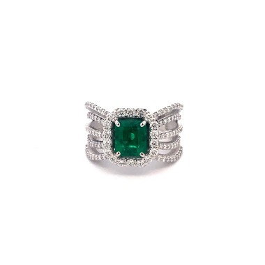 Anello con Smeraldo Naturale a Taglio Rettangolare e Diamanti in Oro Bianco 18K