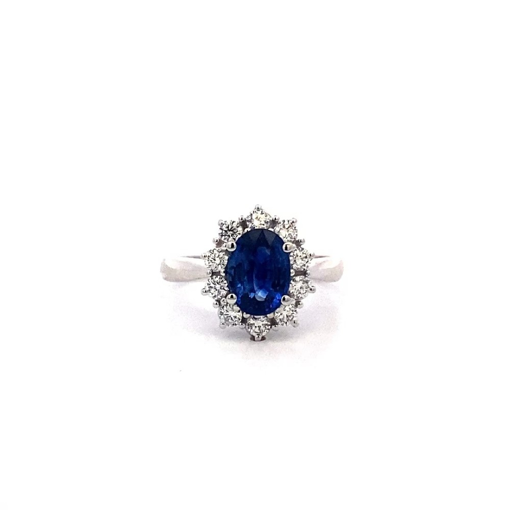 Anello Classico con Zaffiro Ovale Royal Blue e Diamanti Naturali in Oro Bianco