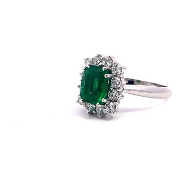 Anello con Smeraldo Rettangolare e Diamanti Naturali in Oro Bianco