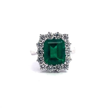 Anello con Smeraldo Naturale Rettangolare e Diamanti Naturali in Oro Bianco 18 Carati