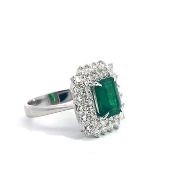 Anello con Smeraldo Rettangolare e Doppio Giro di Diamanti Naturali in
