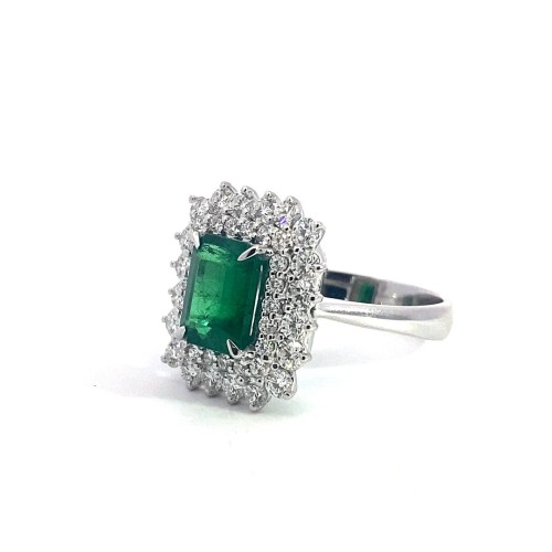 Anello con Smeraldo Naturale Rettangolare e Doppio Giro di Diamanti in Oro Bianco 18 Carati
