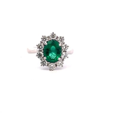 Anello con Smeraldo Naturale Ovale e Diamanti in Oro Bianco 18 Carati