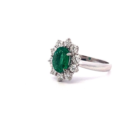 Anello con Smeraldo Ovale e Diamanti Naturali in Oro Bianco