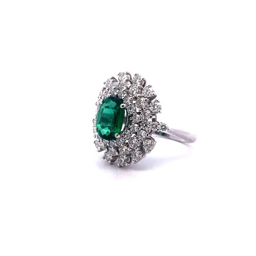 Anello con Smeraldo Ovale e Diamanti Naturali in Oro Bianco