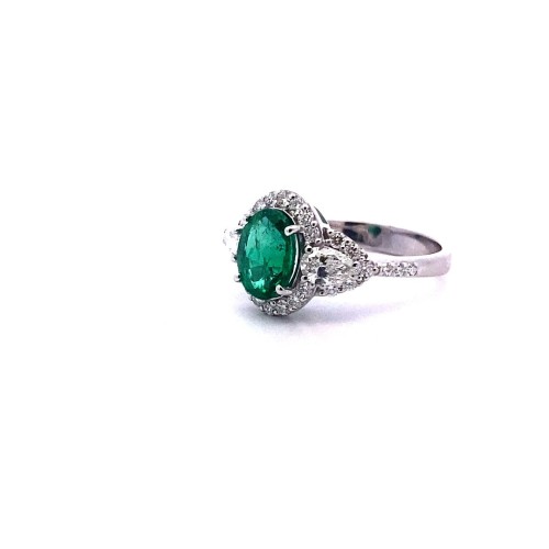 Anello con Smeraldo Ovale e Diamanti in Oro Bianco
