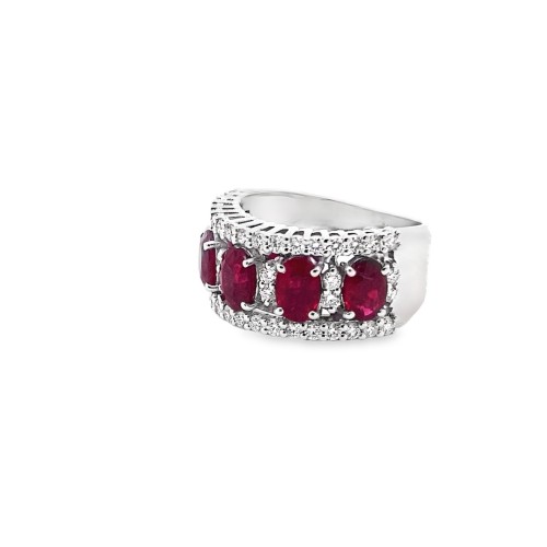 Anello Fascia con Rubini Ovali e Diamanti in Oro Bianco