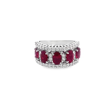 Anello Fascia con Rubini Ovali e Diamanti in Oro Bianco