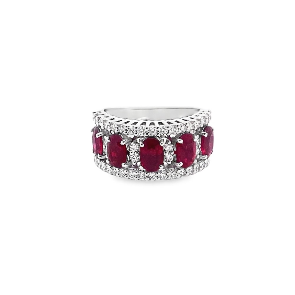 Anello Fascia con Rubini Ovali e Diamanti in Oro Bianco