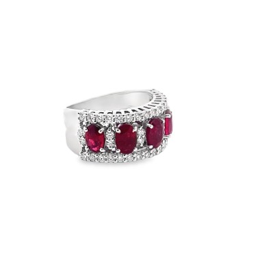 Anello Fascia con Rubini Ovali e Diamanti in Oro Bianco
