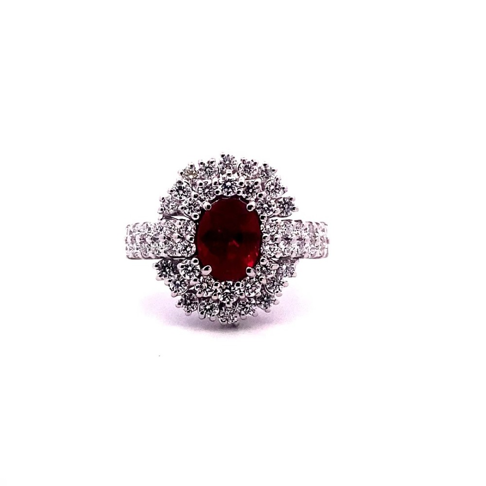 Anello con Rubino Ovale Certificato e Diamanti in Oro Bianco