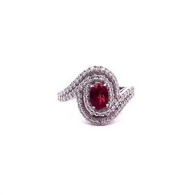 Anello con Rubino Naturale Ovale e Diamanti in Oro Bianco