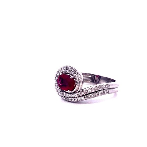 Anello con Rubino Naturale Ovale e Diamanti in Oro Bianco