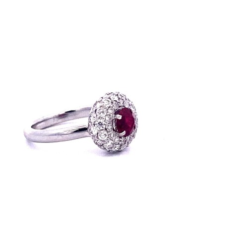 Anello con Rubino Naturale Rotondo e Diamanti in Oro Bianco