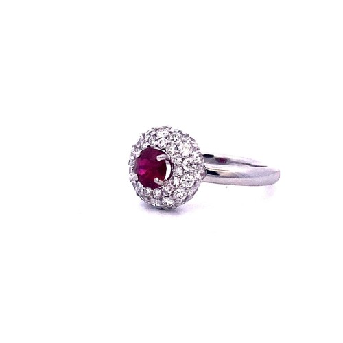Anello con Rubino Naturale Rotondo e Diamanti in Oro Bianco