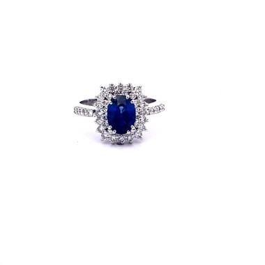 Anello con Zaffiro Ovale e Diamanti in Oro Bianco