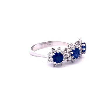 Anello Trilogy con Zaffiri Naturali 1,41 ct e Diamanti in Oro Bianco