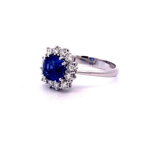 Anello con Zaffiro Cornflower Cushion e Diamanti in Oro Bianco