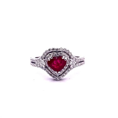 Anello con Rubino Cuore e Doppio Contorno di Diamanti Naturali