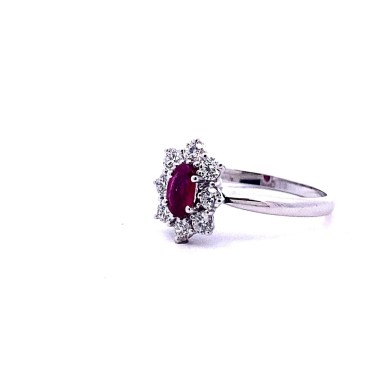 Anello con Rubino Ovale 0,51 ct e Contorno di Diamanti Naturali 0,56 c