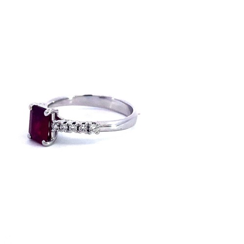 Anello con Rubino Rettangolare e Diamanti Naturali