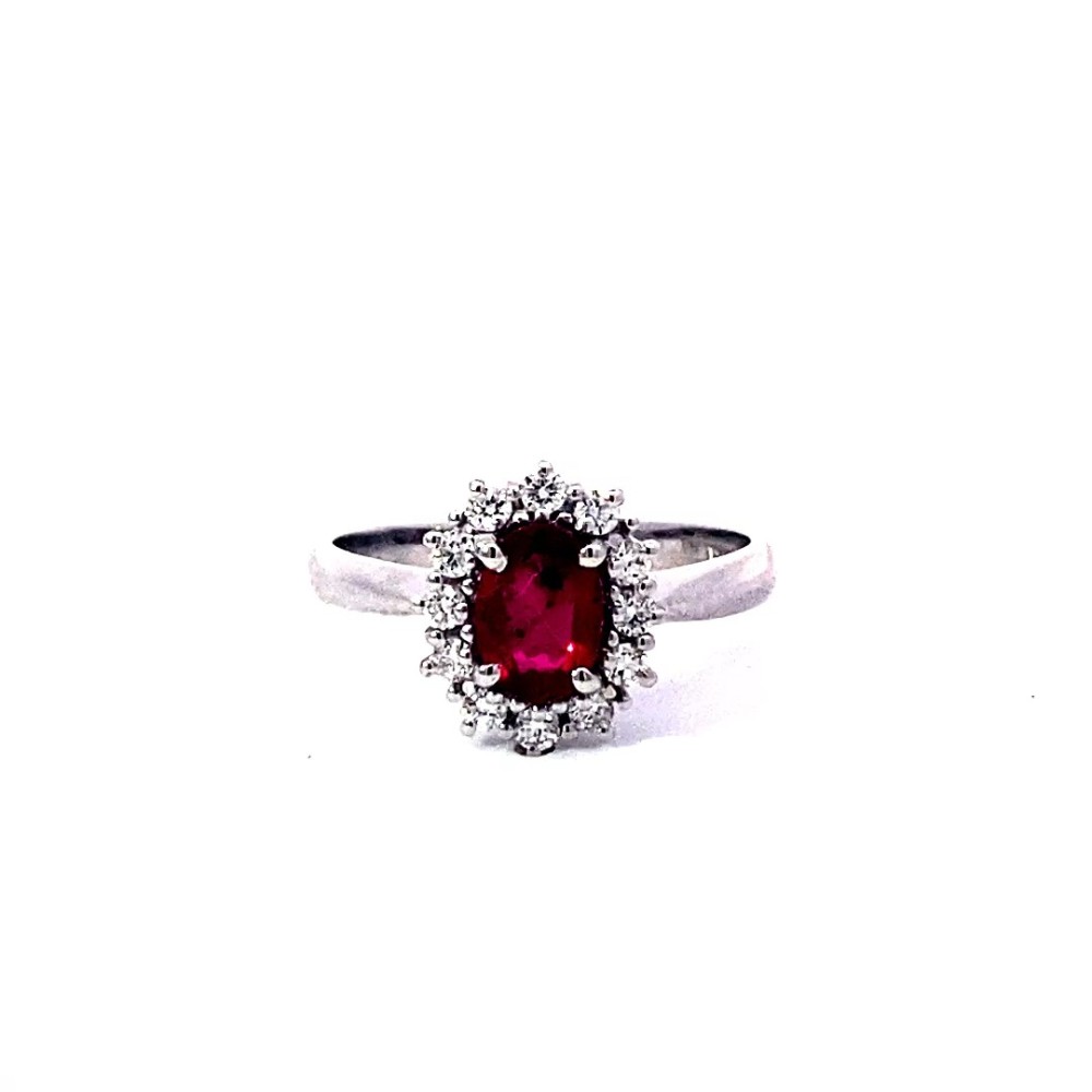 Anello con Rubino Ovale e Diamanti Naturali