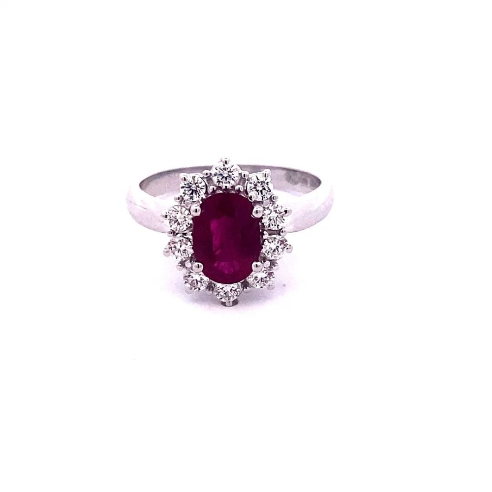 Anello con Rubino Ovale e Diamanti Naturali
