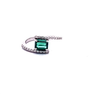 Anello con Smeraldo Rettangolare e Diamanti Naturali