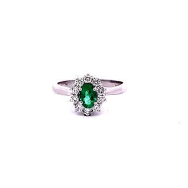 Anello con Smeraldo Ovale e Diamanti Naturali