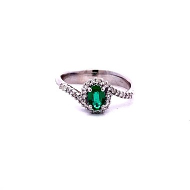 Anello con Smeraldo Ovale e Diamanti Naturali