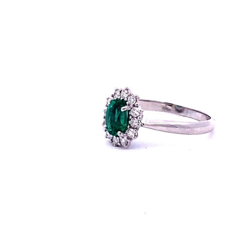 Anello con Smeraldo Ovale e Diamanti Naturali