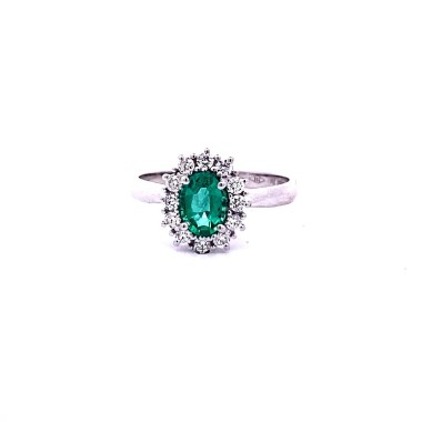 Anello con Smeraldo Ovale e Diamanti Naturali