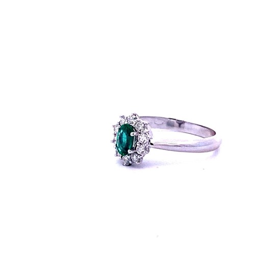 Anello con Smeraldo Ovale e Diamanti Naturali