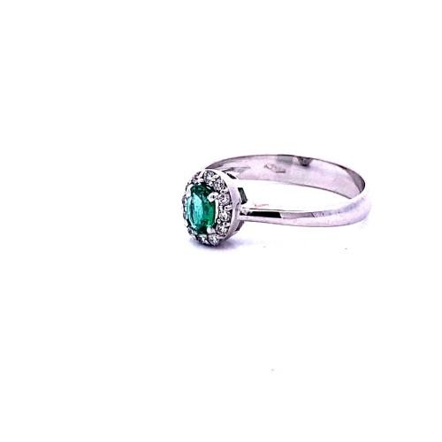 Anello con Smeraldo Ovale e Diamanti Naturali