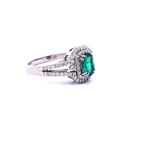 Anello con Smeraldo Ovale e Diamanti Naturali