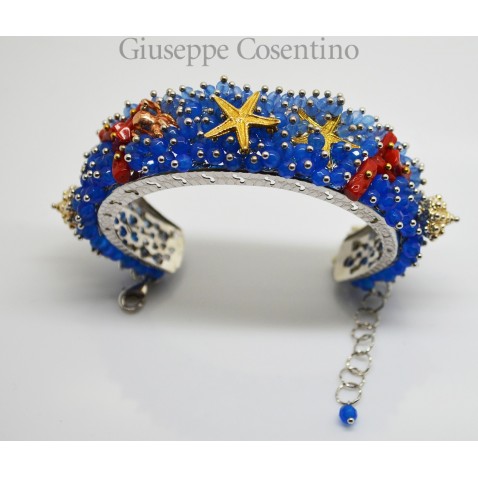 Bracciale in argento bianco, rosa e giallo con agate e corallo Bracciale in argento bianco, rosa e giallo con agate e corallo