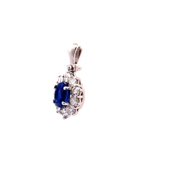 Ciondolo con Zaffiro Naturale Ovale e Contorno di Diamanti Naturali