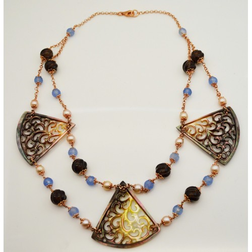 Collier in argento rosa 925 millesimi con madreperle, agate blu, quarzi e perle